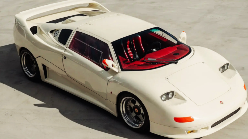 Cette supercar de Monaco avait un V12 de Countach et une coque carbone avant la McLaren F1 l’une des 5 MCA Centenaire est estimée jusqu’à 1,2 million d’euros